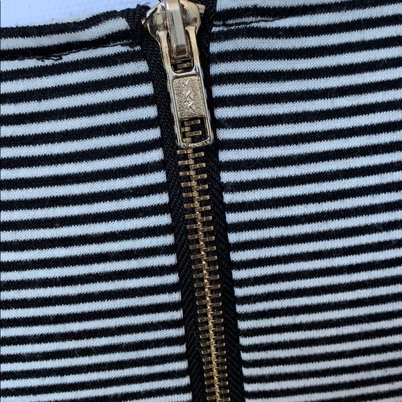 The limited zipper back peplum blouse - Picture 3 of 5